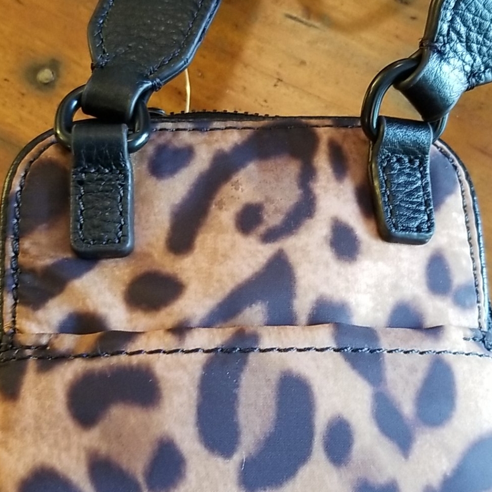 Aimee Kestenberg "Just Sayin'" Crossbody Bag - Picture 11 of 12